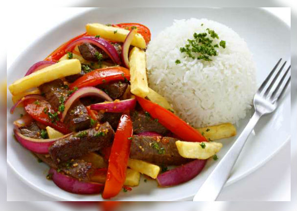 Inicia tu día preparando un sencillo y delicioso lomo saltado