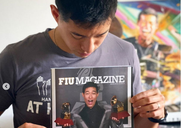 Tony Succar es portada de la revista de una importante universidad (FOTOS)
