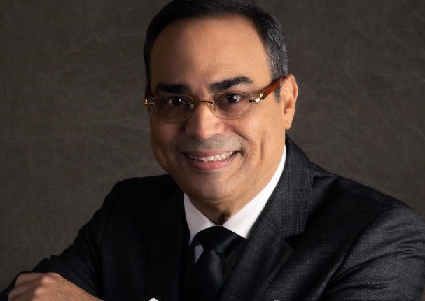 Gilberto Santa Rosa interpreta una nueva versión de 'Canta mundo'