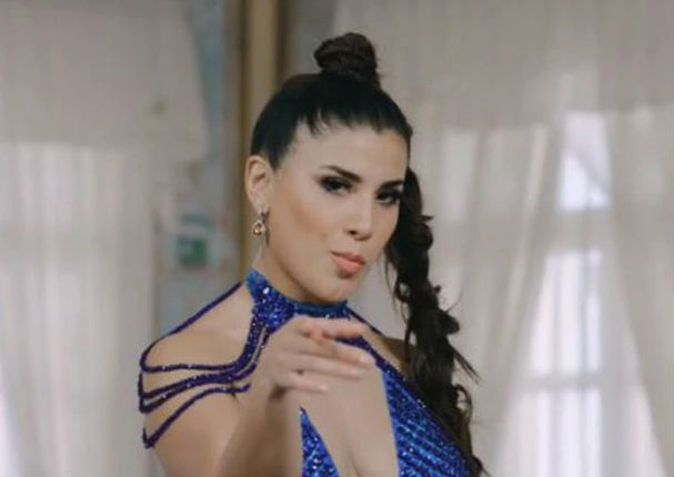 Yahaira Plasencia desplaza reconocidos cantantes en radios chilenas
