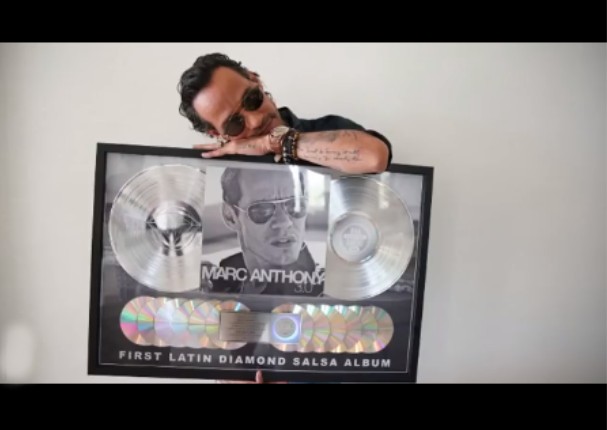 Marc Anthony recibe su primer 'Disco de Diamante'