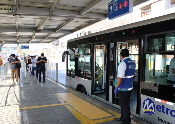 Metropolitano opera al 100%  en todas sus rutas