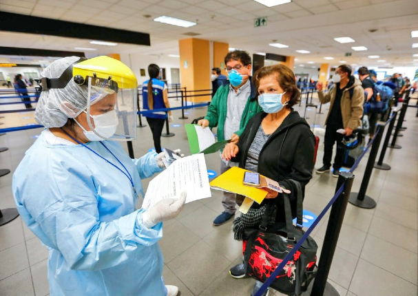 Ocho personas provenientes del extranjero dieron positivo al Covid-19