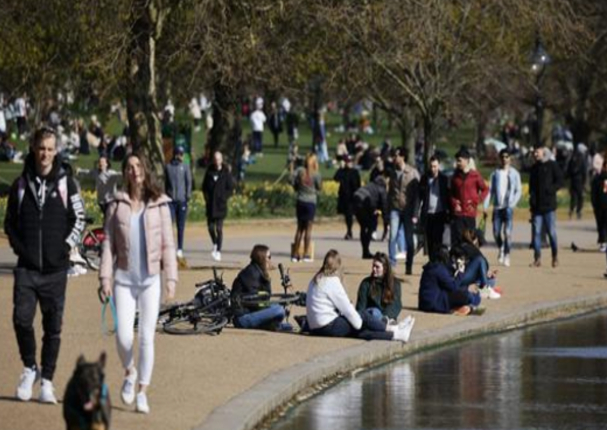 Reino Unido alcanzaría la “inmunidad de rebaño” para el 12 de abril