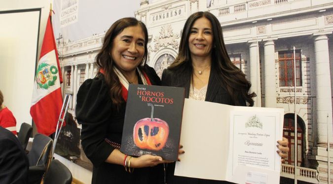 USMP TV y su equipo femenino reciben distinción del Congreso por su  compromiso con la educación de los niños y jóvenes