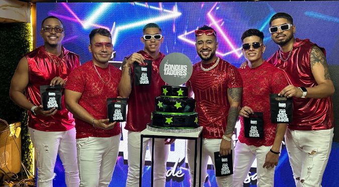 Los Conquistadores de la Salsa celebran sus 26 años de trayectoria con su último éxito: “Soy un conquistador”